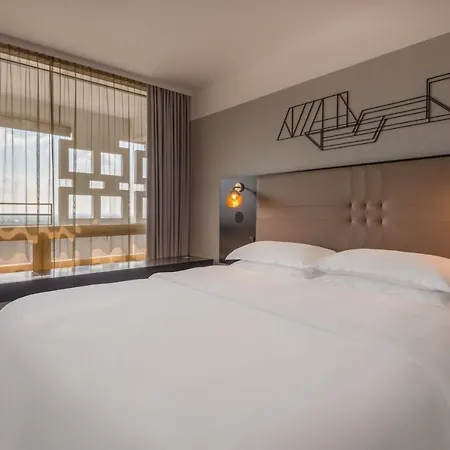 シェラトン ミュニック アラベラパーク ホテル 4*