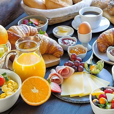 Отель Four Points By Sheraton Arabellapark