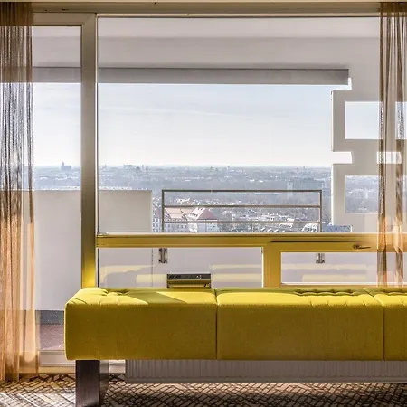 Отель Four Points By Sheraton Arabellapark 4*